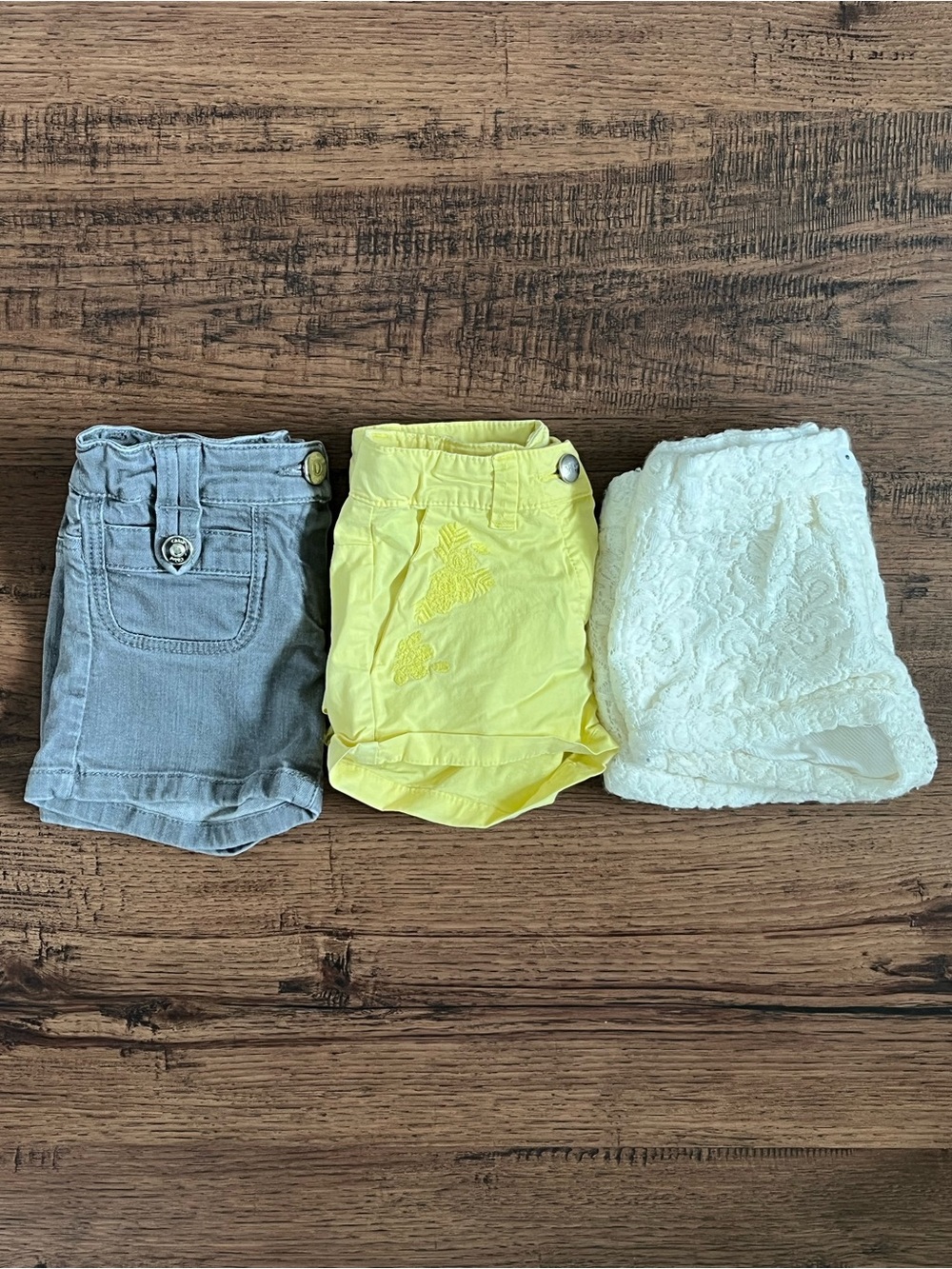 Lot Of 3 Chloe Toddler Shorts ‘Gray Floral Yellow Cream’ (size 3T)